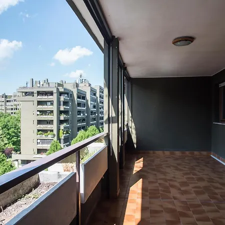 Apartamento 2 Bedrooms With Massive Balcony & City Views Milão